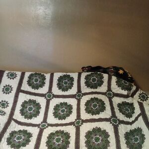Elegant Green and White Quilted Bedspread